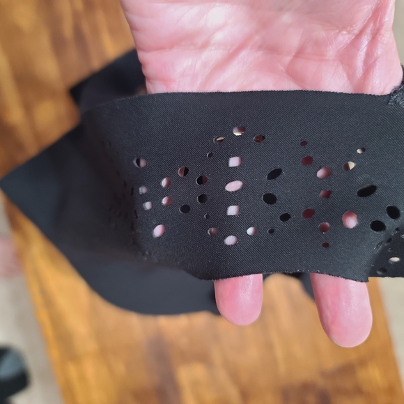 Victoria's Secret Sports Bra - Picture 8 of 8